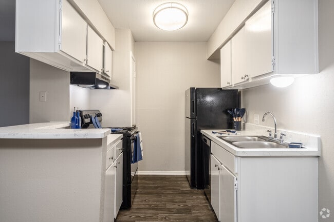 1BR, 1BA -668SF - Heights 2121