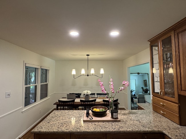 Photo - 702 Newport Cir