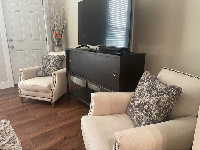 Building Photo - 1576 Washington St