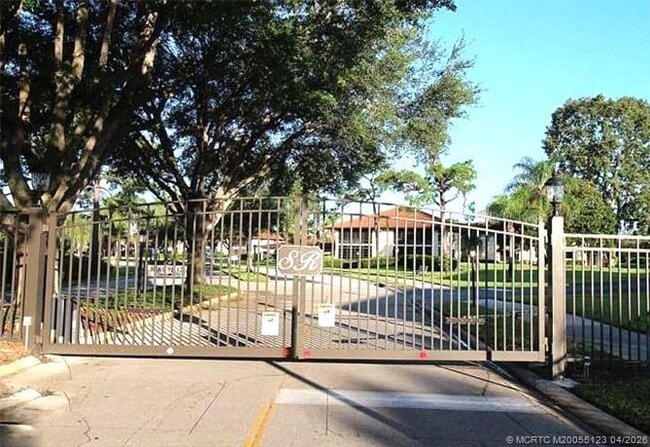 Photo - 300 SW South River Dr Unit 206