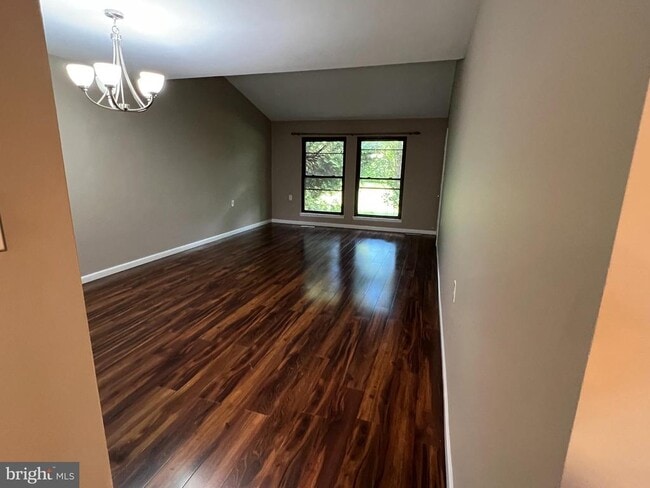 Photo - 3D-3D Twin Rivers Dr