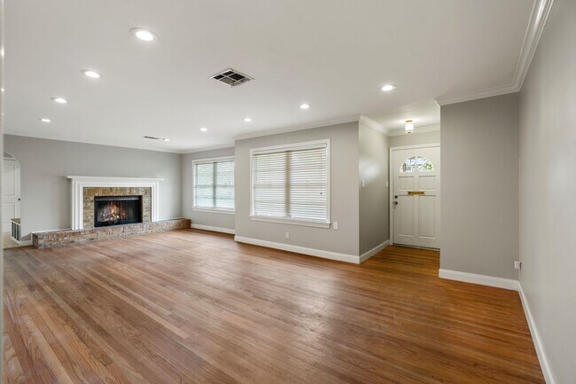 Photo - 9333 Walterville Rd