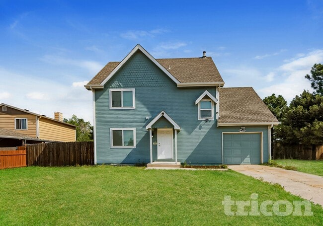 Building Photo - 4470 Hollyridge Dr