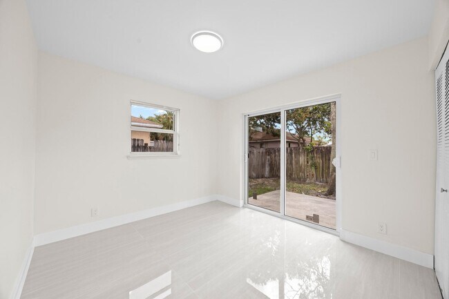 Photo - 5664 Boynton Crescent