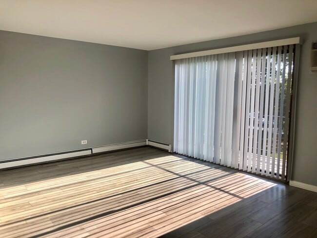 Photo - 624 W 65th St Unit 6