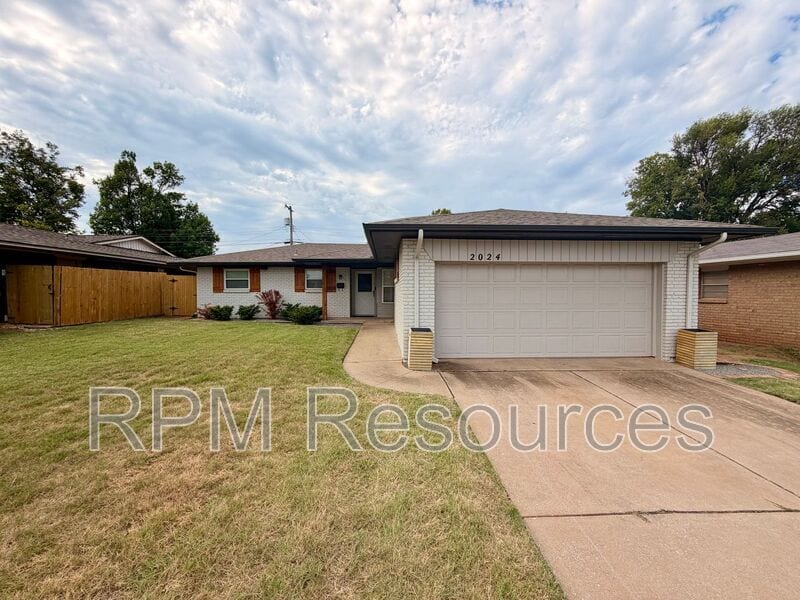 Photo - 2024 Plymouth Ln