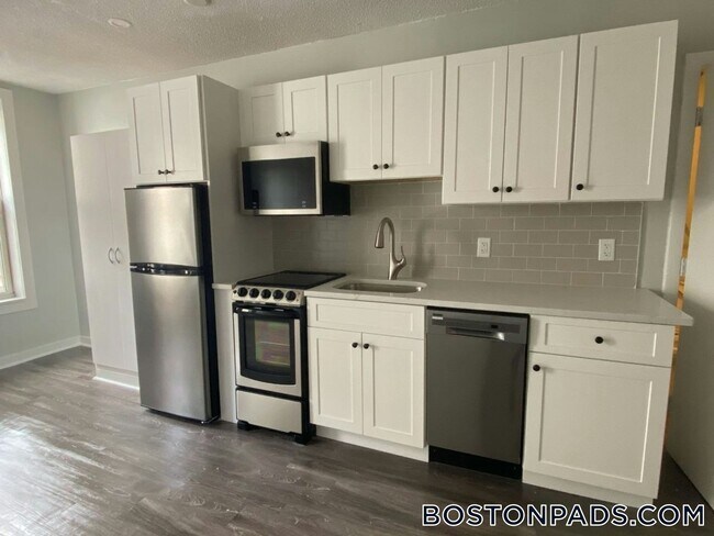 Building Photo - 76 Franklin St Rental