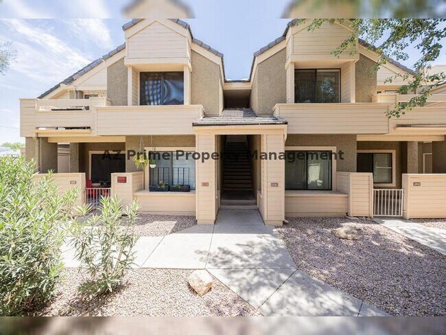 Photo - 2035 S Elm St