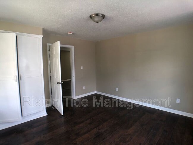 Photo - 1236 Hanover St