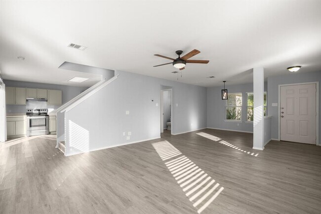 2202 Cottontail Dr