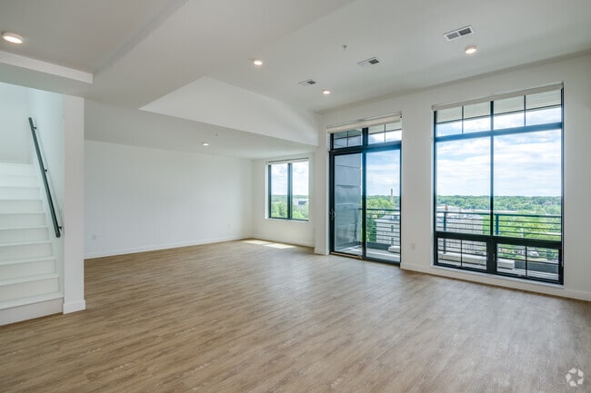 3 BR, 2 BA - 1,503SF