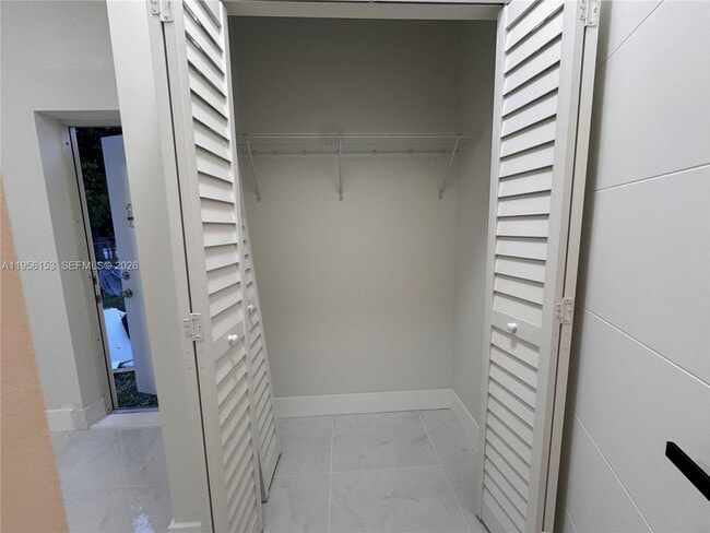 Photo - 915 NW 104th St Unit B-Back