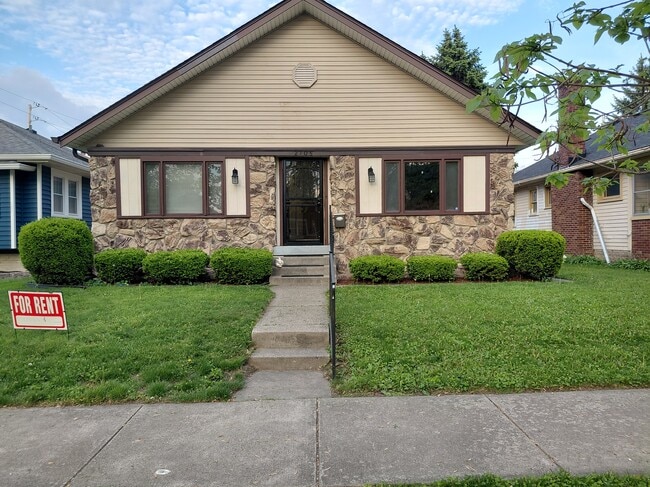 FRON OF HOUSE - 2705 Barth Ave House
