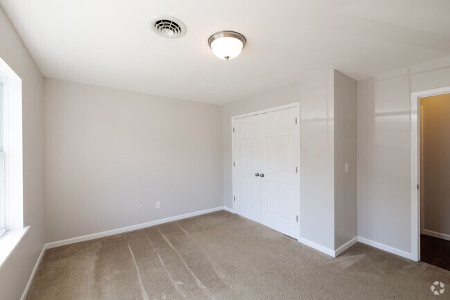 2BR, 2BA with Den - 1093SF - Greenbush Terrace