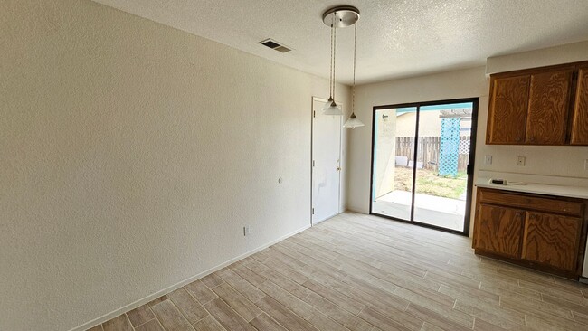 Photo - Spacious 3-Bed, 2-Bath Home with Natural Gas in California City – Convenient & Cozy!