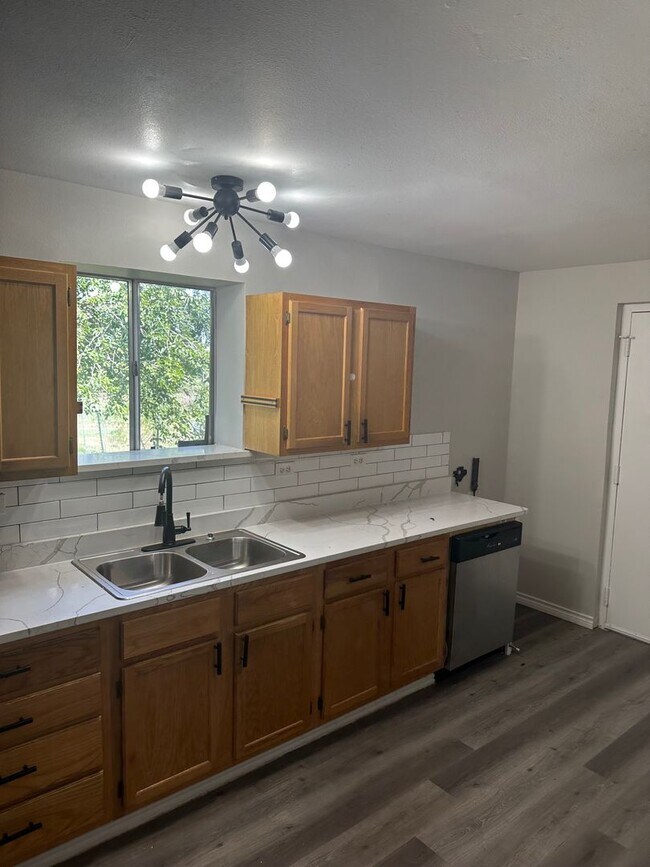 Photo - 8280 S State Hwy 78