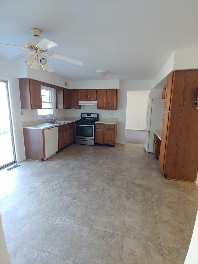 878 Paul Dr