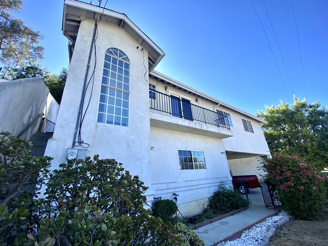 Building Photo - 3973 Verdugo Rd