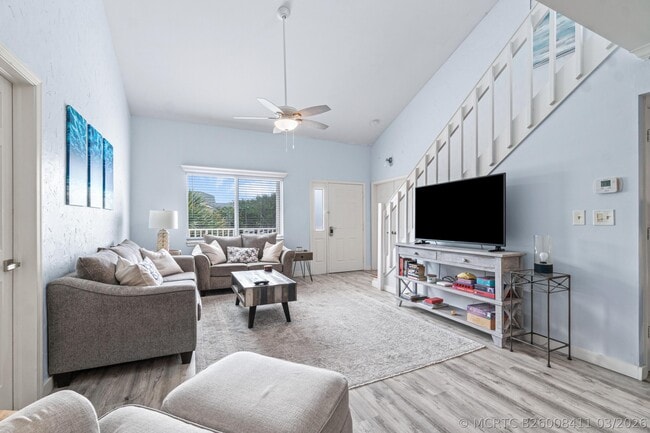 470 Bella Vista Ct N