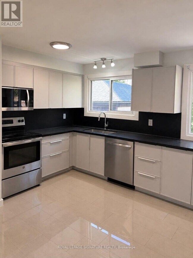 Photo - 9 Fieldway Dr