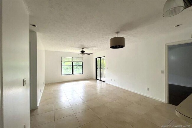 Photo - 6543 SE Federal Hwy Unit 202