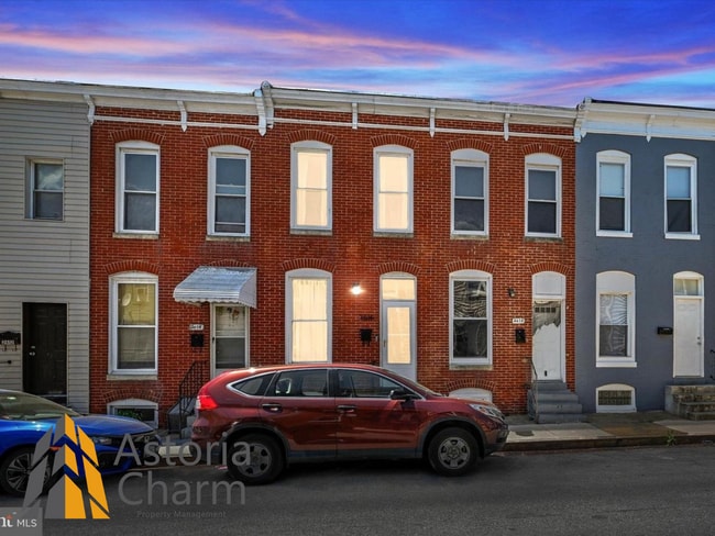 Building Photo - Beautifully Renovated 2-Bed, 1-Bath with P... Rental