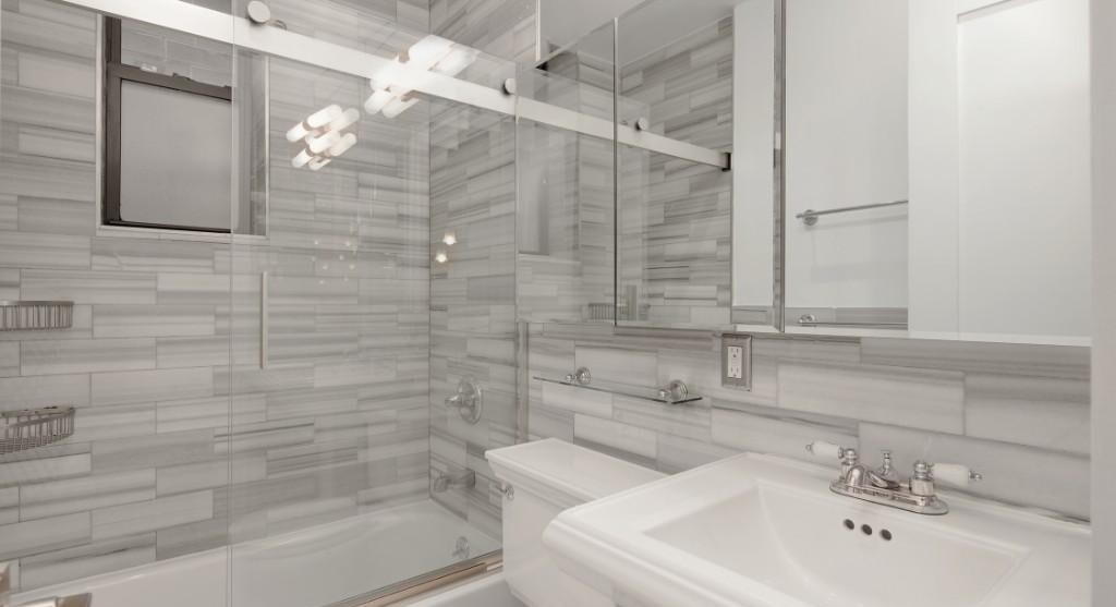 Photo - 219 E 23rd St Unidad 12