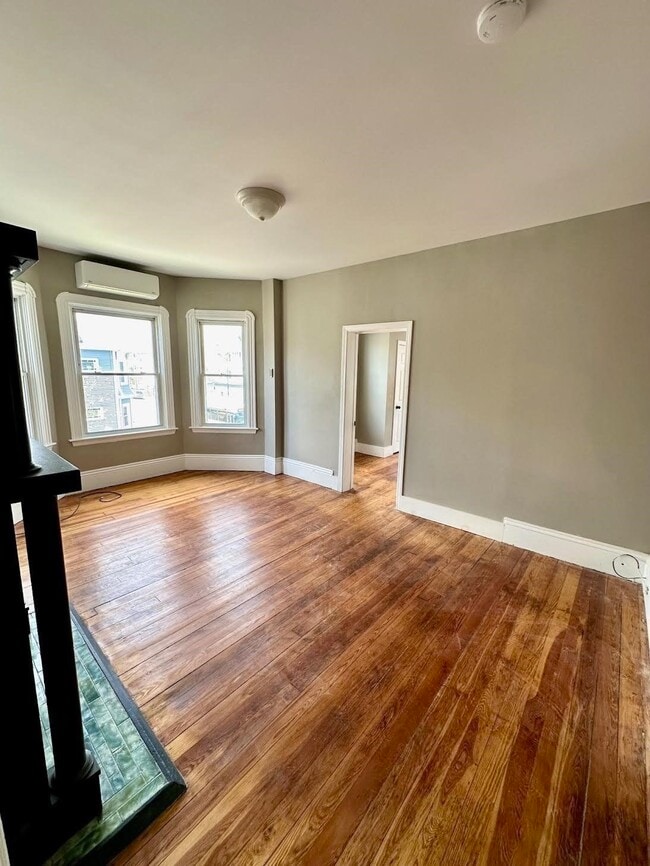 Photo - 653 Brock Ave Unit 2