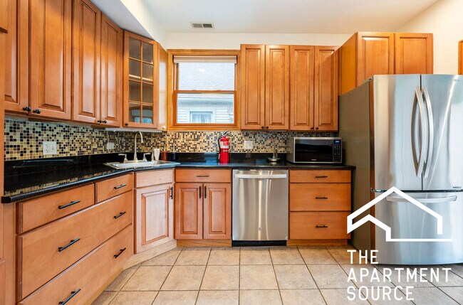 Photo - 3913 N Kenneth Ave Unit 2