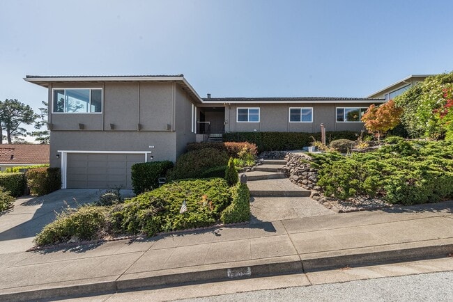 Building Photo - Updated 4 Bed / 2.5 Ba Home in Millbrae Mi...