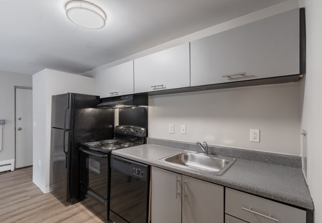 Photo - Walnut Manor Apartments