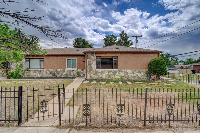 $2,145- 2-Bed, 2-Bath Updated Duplex Home ... - $2,145- 2-Bed, 2-Bath Updated Duplex Home ...
