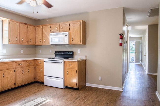 Photo - 293 Executive Ave Unit B