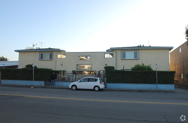 Photo - 5716 Tujunga Ave