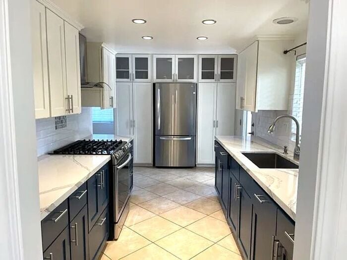 Photo - 2051 Burnside Dr