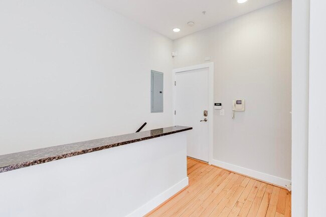 Photo - 500 M St NW Unidad 3