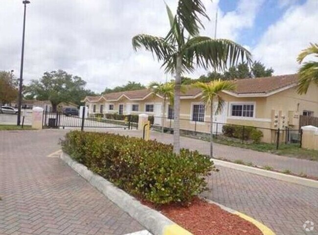 Building Photo - 3868 SW 48th Ave Rental