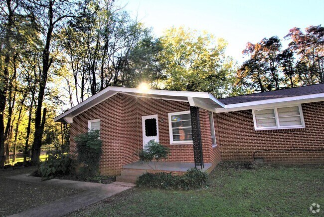 Building Photo - Available For Immediate Move-In! Unit B Rental