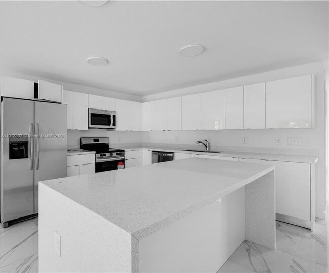 Photo - 152 NW 18th St