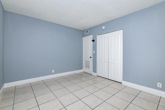 Photo - 4061 N Dixie Hwy Unit 14