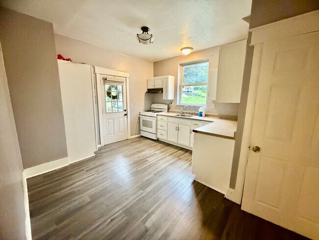 Photo - 1133 Wade St