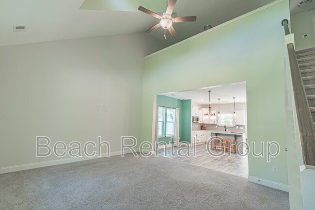 Photo - 395 Dunbarton Ln