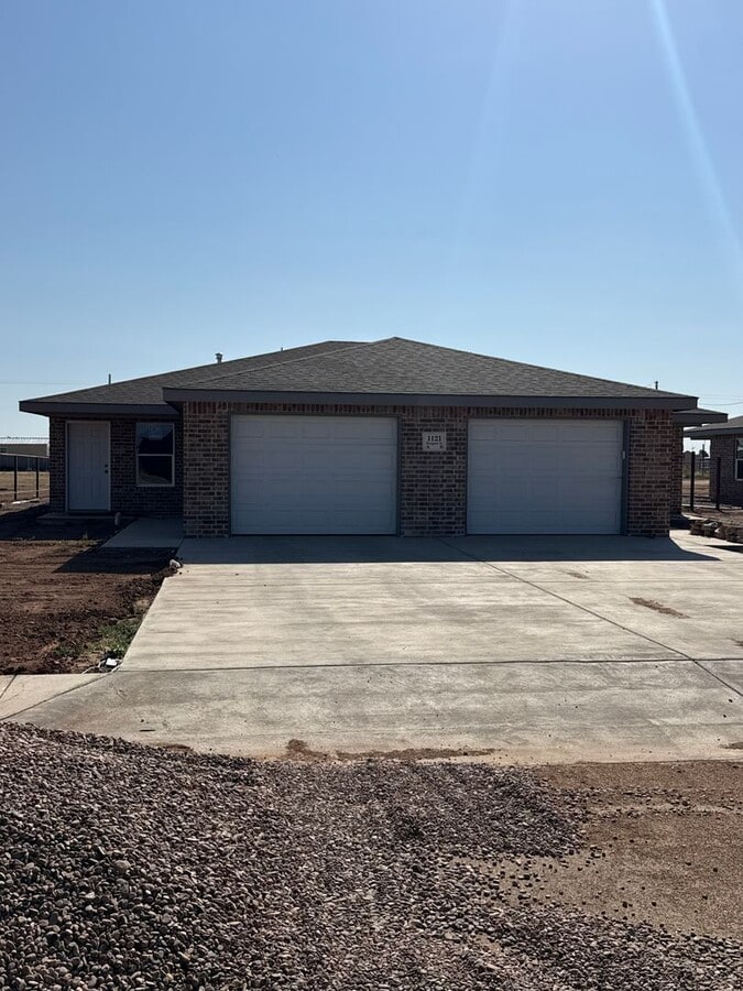 Photo - 1121 Mesquite Unit B