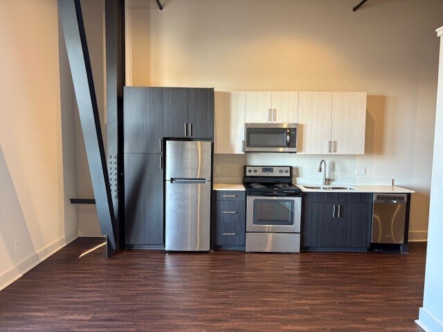 Photo - 806 Sampson St Unit 420