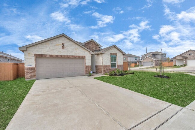 10607 Crescent Peak Dr