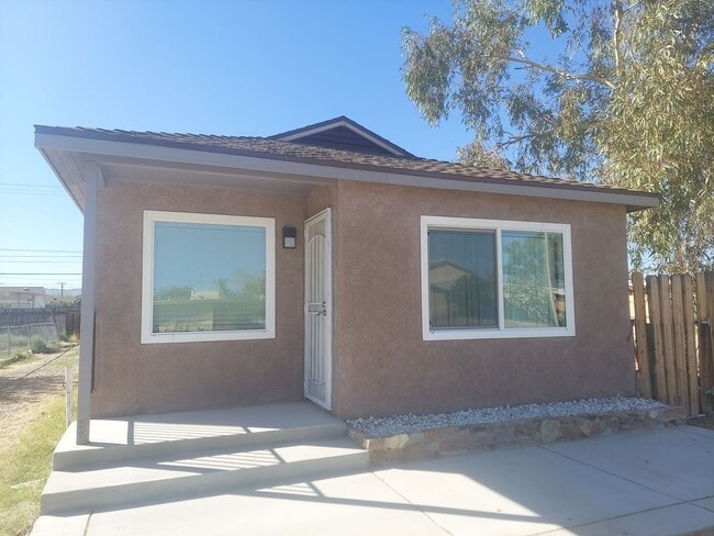 Please Contact Vaughn Realty to set up an ... - Please Contact Vaughn Realty to set up an ... House