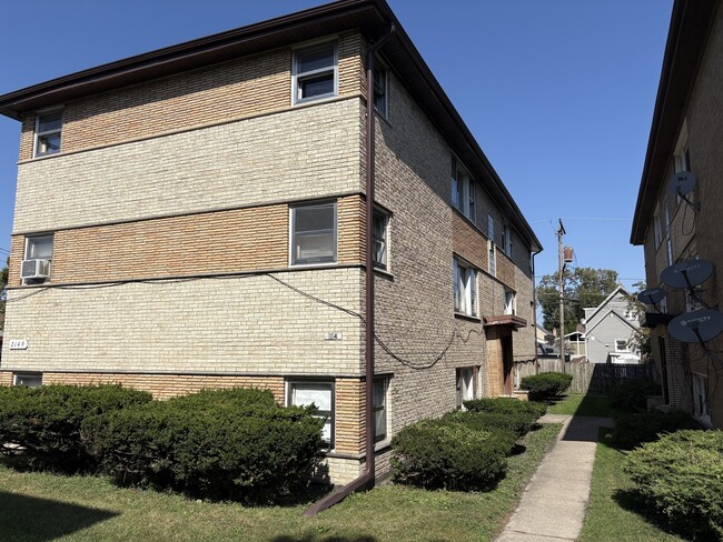 Building Photo - 2149 135th Pl Unit 5