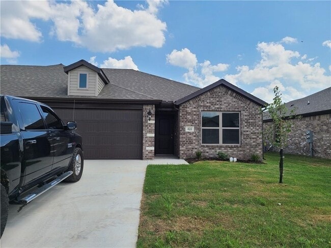 Photo - 422 Rineel Ave Townhome
