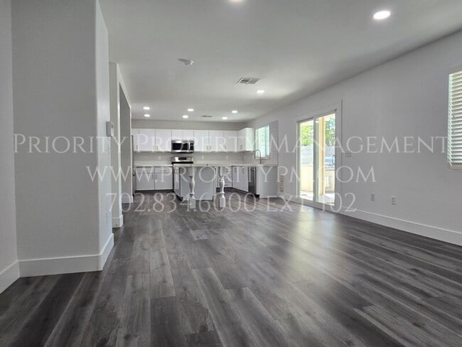 Photo - 10001 Ranch Hand Ave