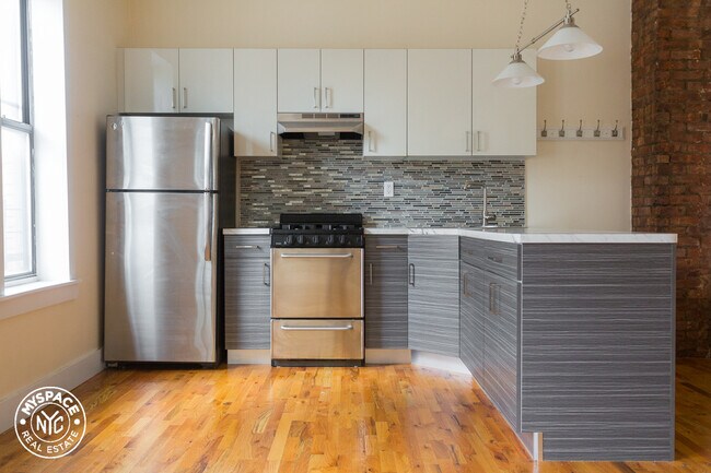 Photo - 381 Berry St Unidad 4B